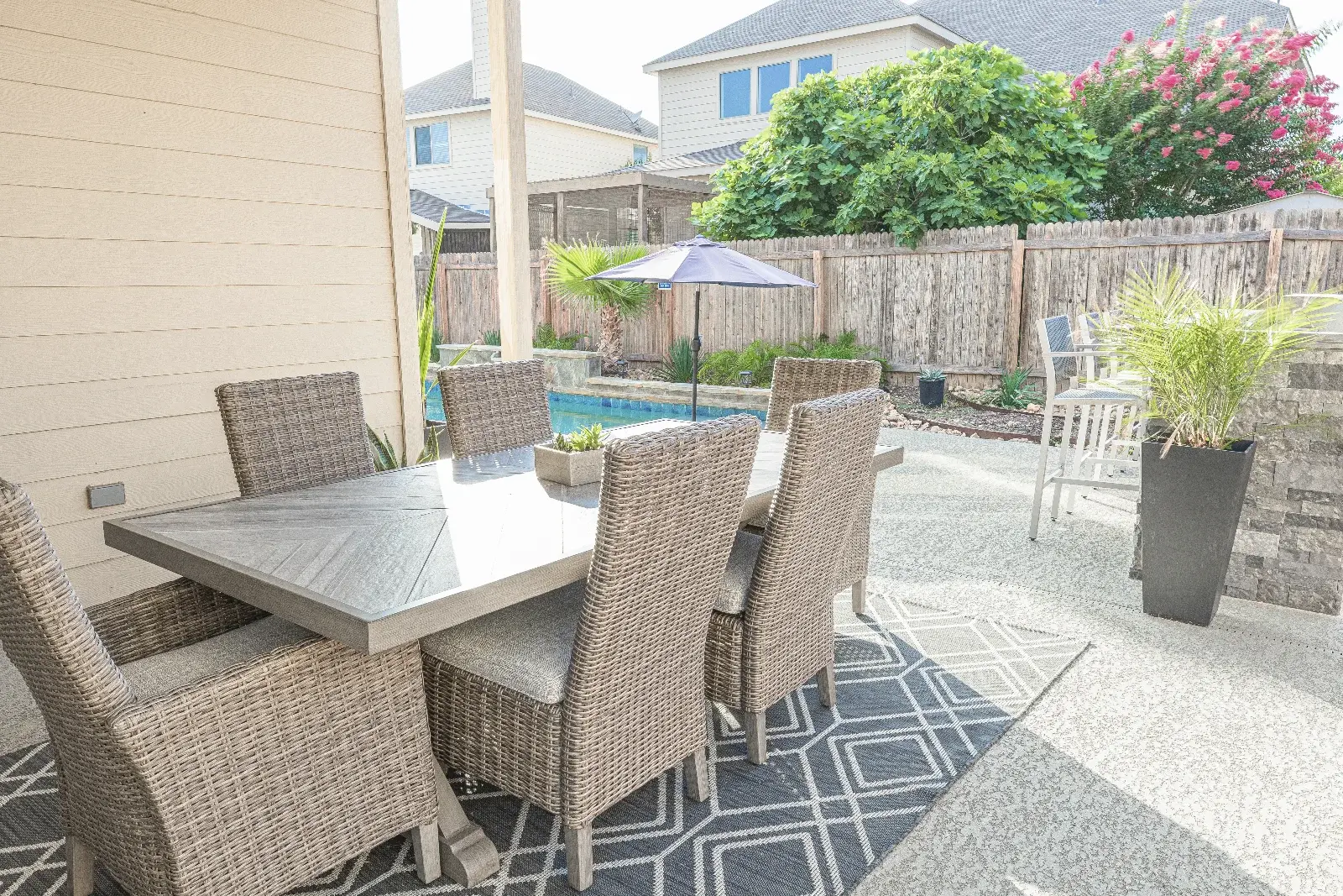 Randolph Pit Pad Downwind Beach House Outdoor Dining