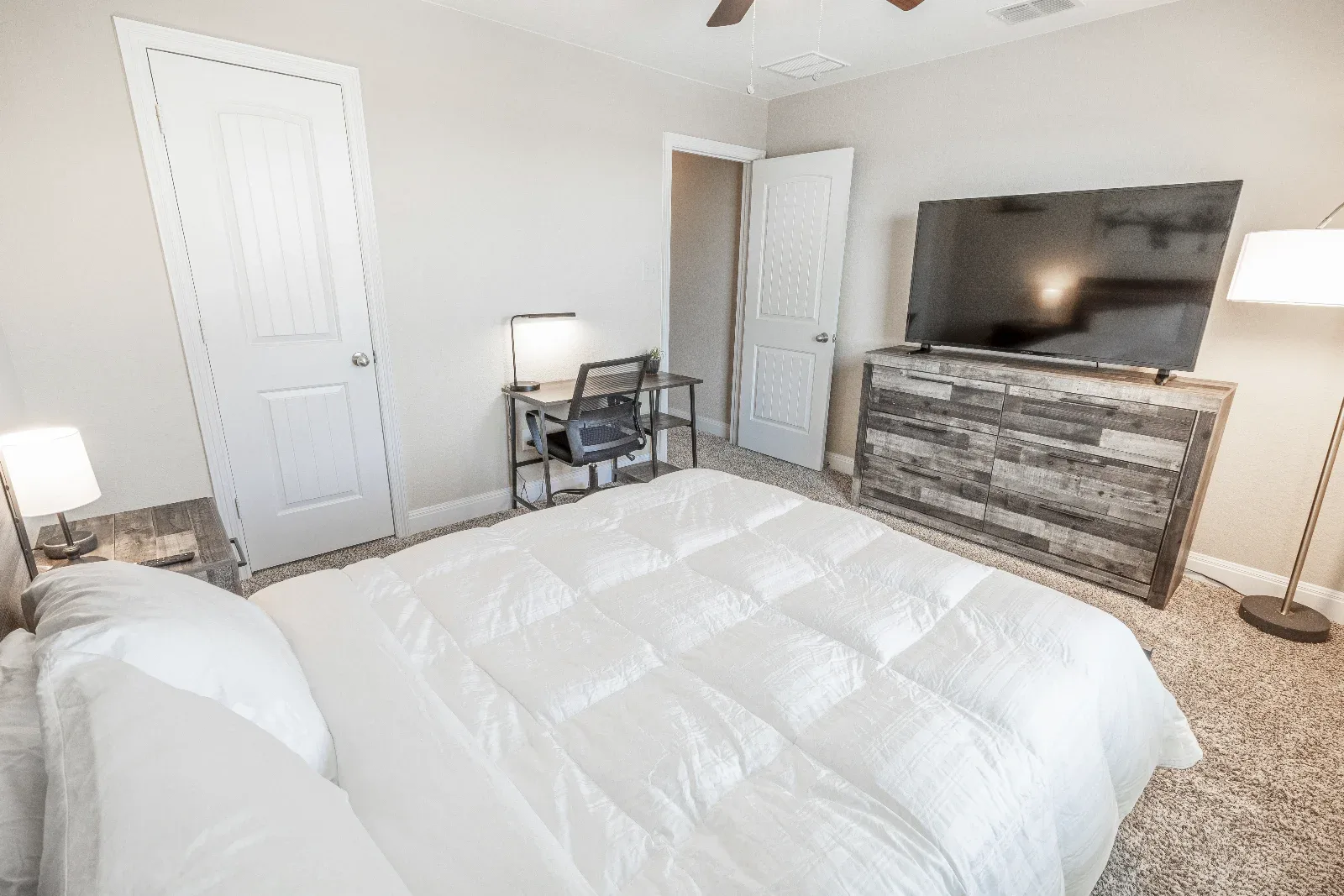 Guest room at Downwind Beach House- Randolph AFB Lodging